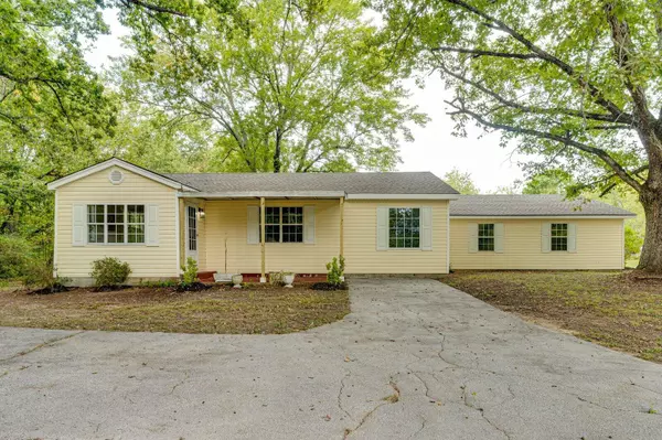 8125 Gann RD, Soddy Daisy, TN 37379