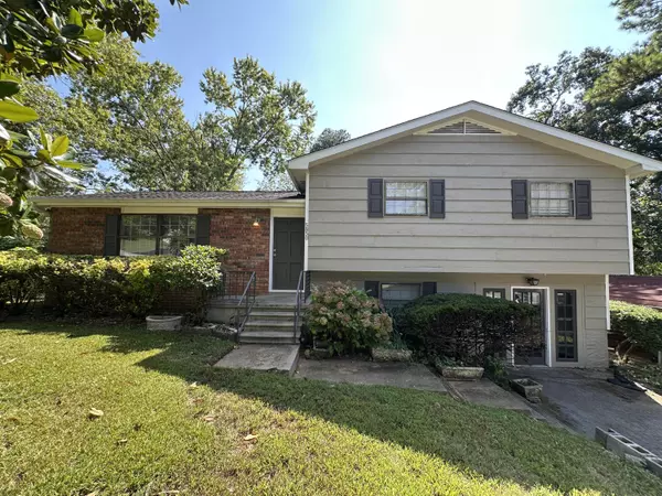 5850 Ragnar DR, Hixson, TN 37343