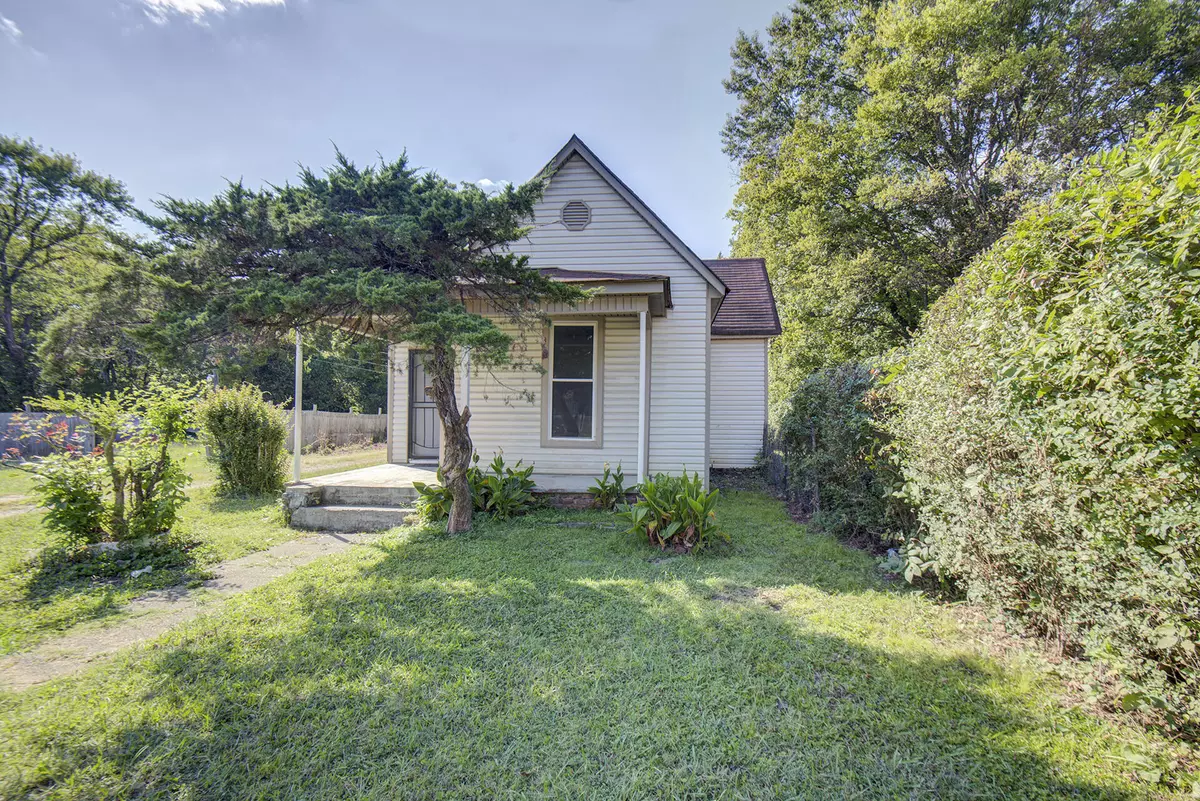 Chattanooga, TN 37406,1611 Orchard Knob AVE