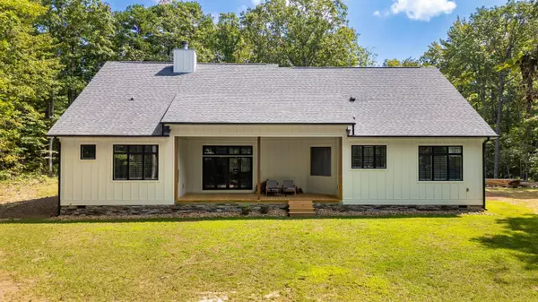 Signal Mountain, TN 37377,81 Horseshoe Bend RD