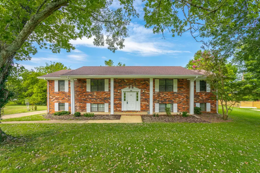 9512 Heathwood DR, Ooltewah, TN 37363