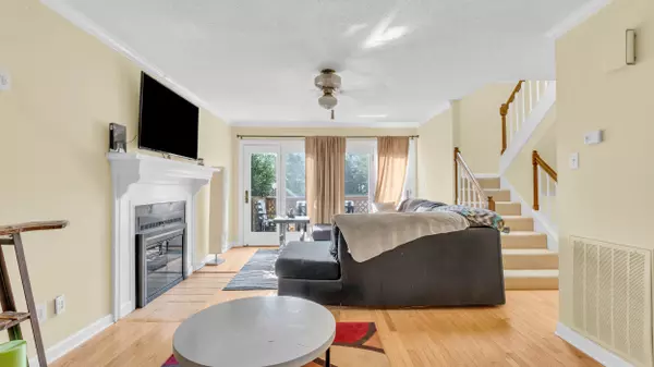 Chattanooga, TN 37409,527 Winterview LN