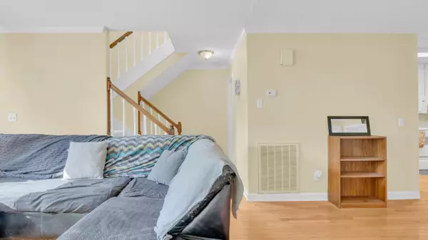 Chattanooga, TN 37409,527 Winterview LN