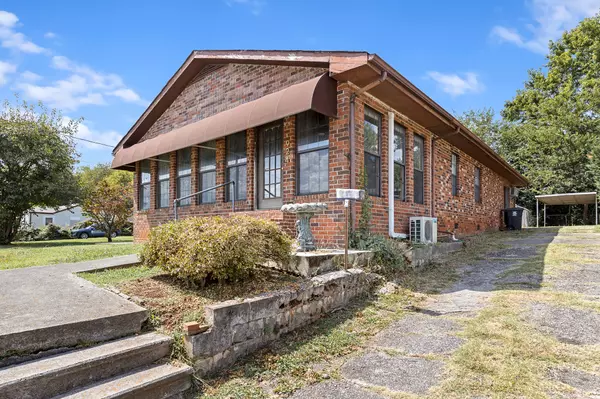 Athens, TN 37303,924 Madison Avenue