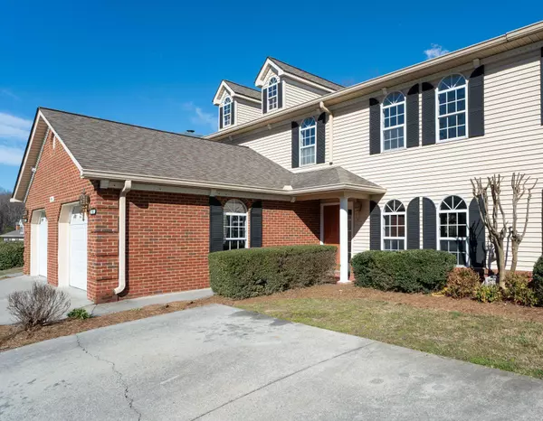 Dalton, GA 30721,1702 Chestnut Oak DR
