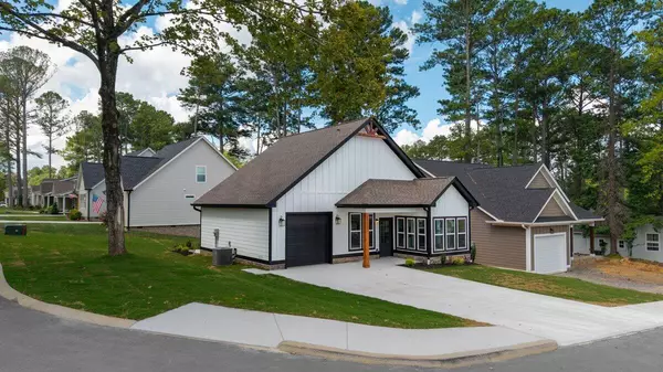 Cleveland, TN 37312,1221 Parkstone DR