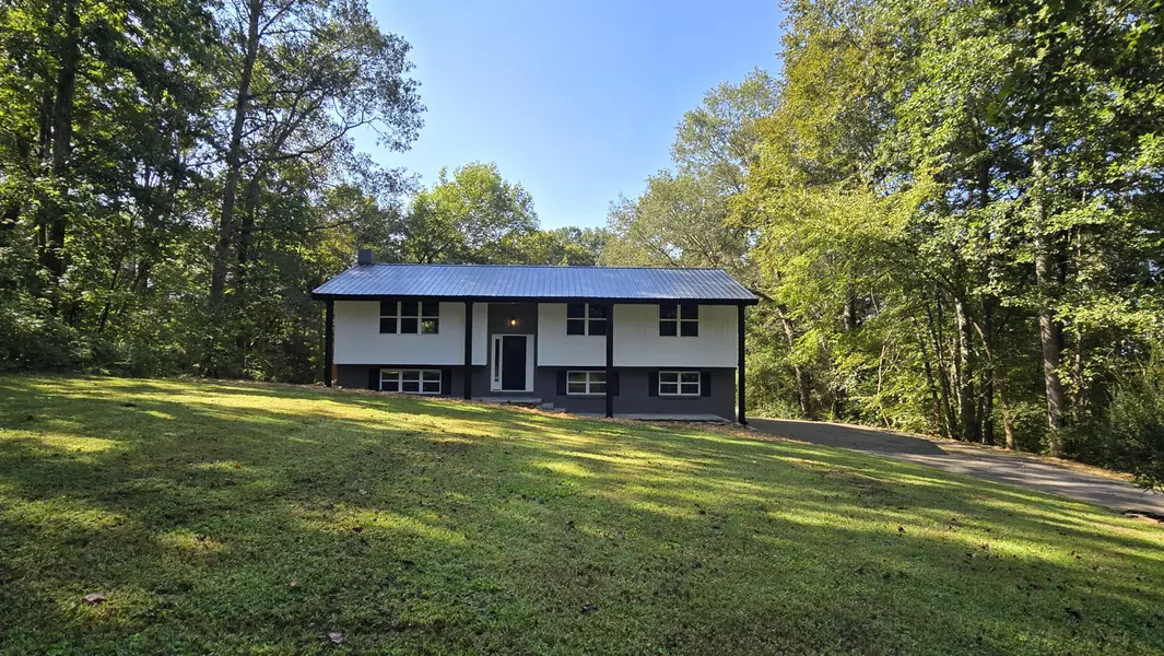 711 Omega DR, Whitwell, TN 37397