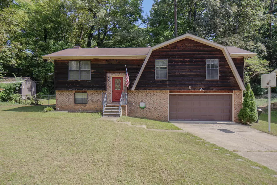 308 Cricket LN, Hixson, TN 37343