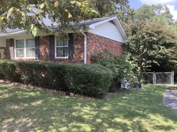 Chattanooga, TN 37421,9017 Kesler LN
