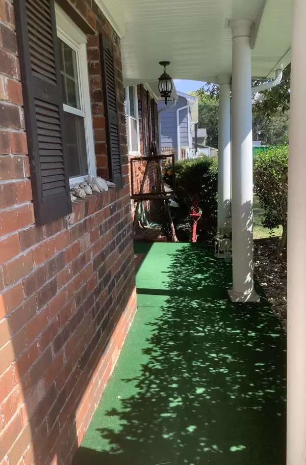 Chattanooga, TN 37421,9017 Kesler LN