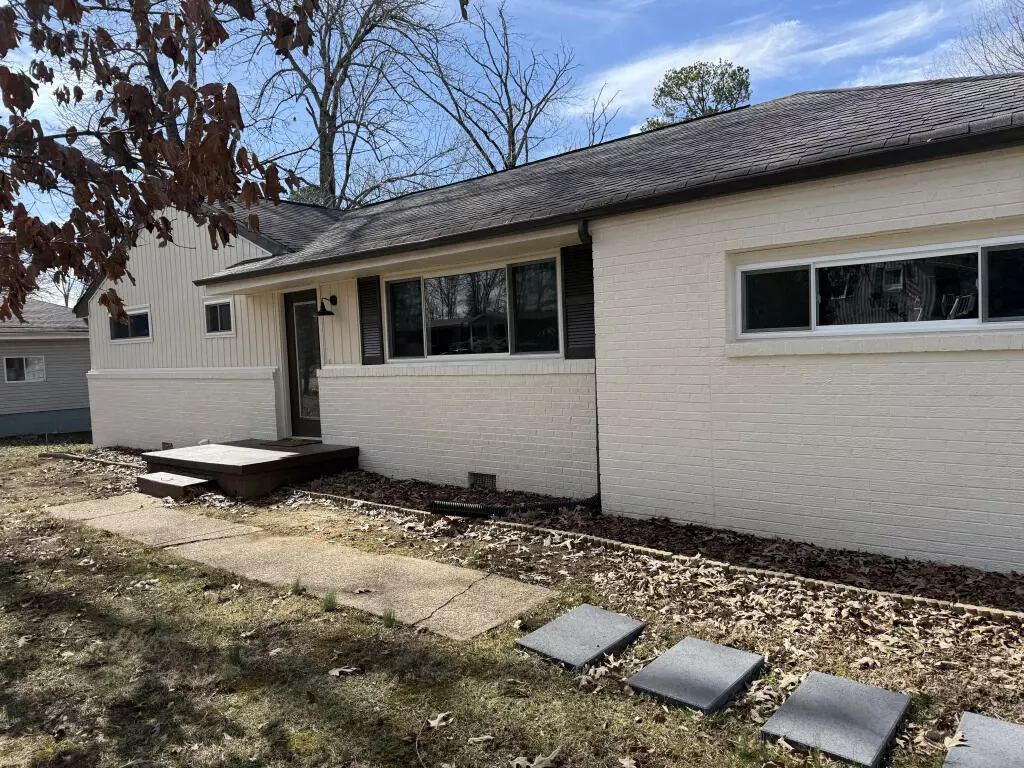 Chattanooga, TN 37421,735 James AVE