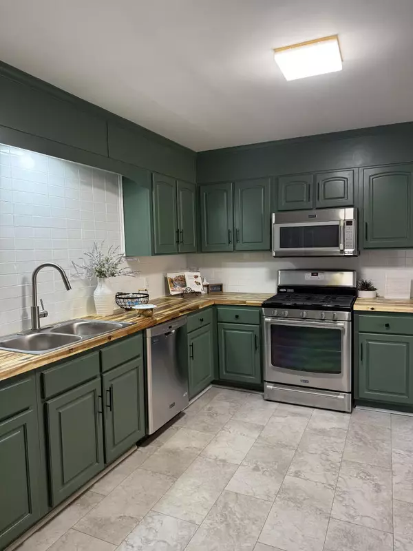 Chattanooga, TN 37421,735 James AVE