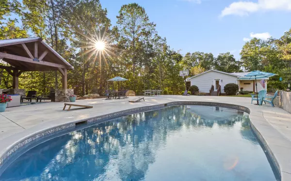 Signal Mountain, TN 37377,6015 Sawyer RD