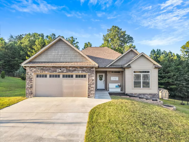 60 Red Oak Ridge DR, Chickamauga, GA 30707