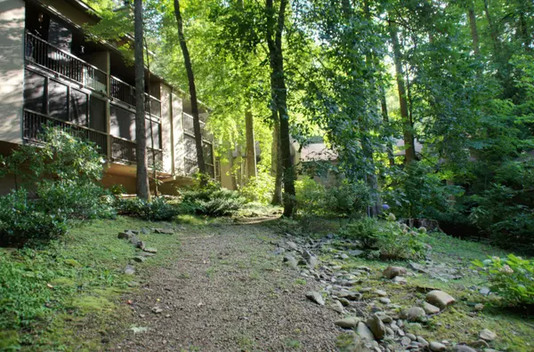 1235 Ski Mountain RD, Gatlinburg, TN 37738