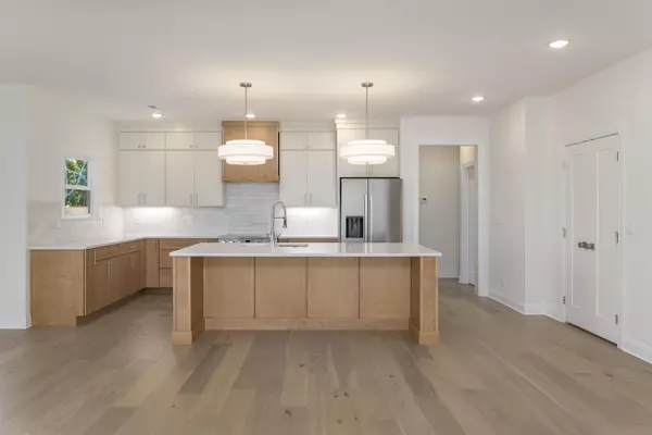 Chattanooga, TN 37421,1015 Panorama DR