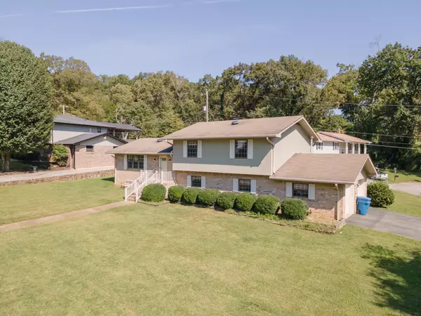 Chattanooga, TN 37415,4548 Ravenwood DR