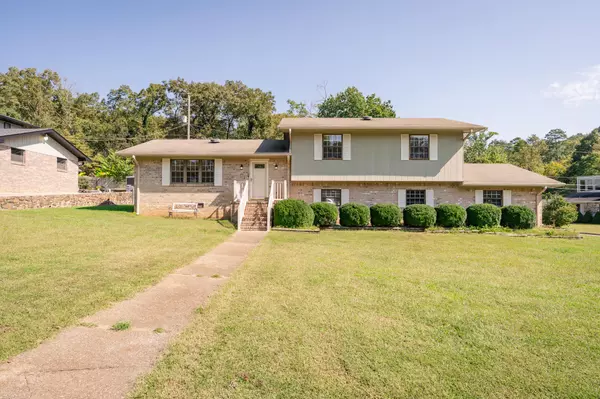 Chattanooga, TN 37415,4548 Ravenwood DR