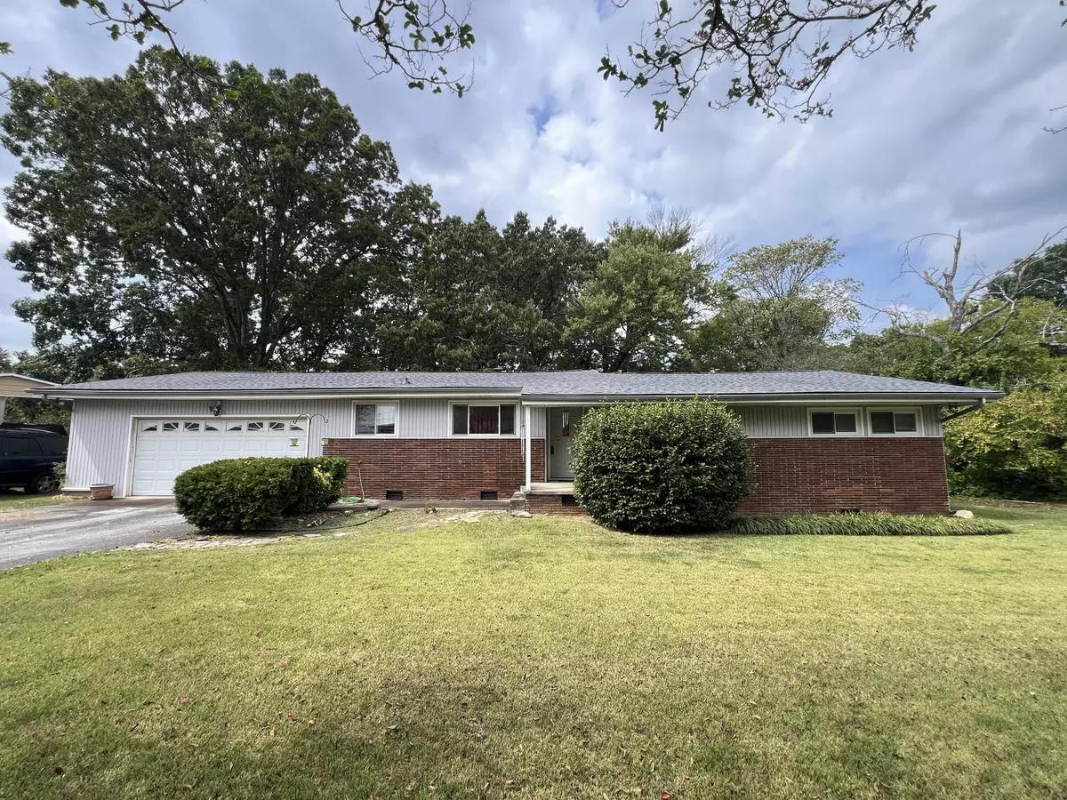 Chattanooga, TN 37416,4511 Murray Hills DR