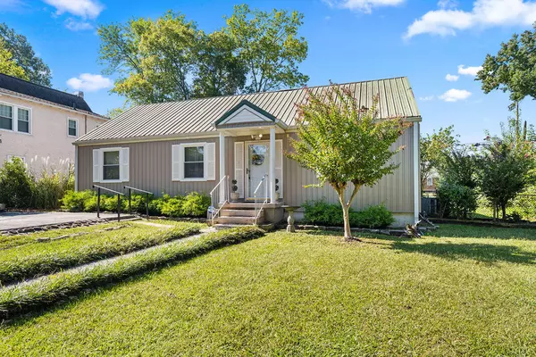 Chattanooga, TN 37411,5324 Meadowbrook LN