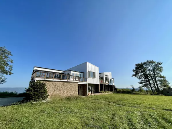 99 Raven Crest TRL, Graysville, TN 37338