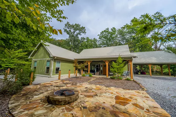 90 Crook View RD, Menlo, GA 30731