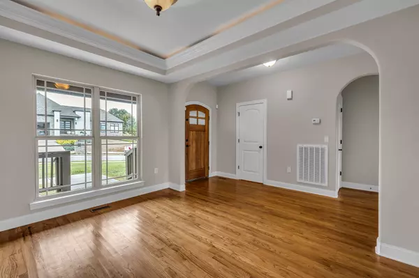 Chattanooga, TN 37421,8155 Burgundy CIR