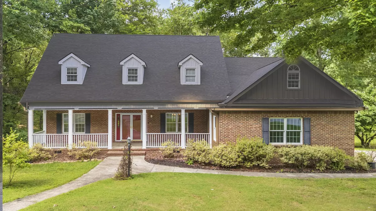 Signal Mountain, TN 37377,3837 Windtree DR