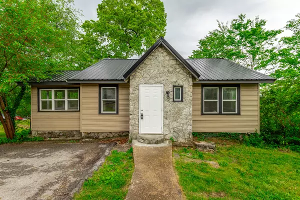 1812 John Ross RD, Chattanooga, TN 37412