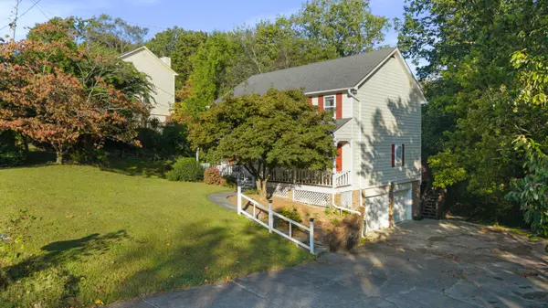 Hixson, TN 37343,421 Golden Oaks DR