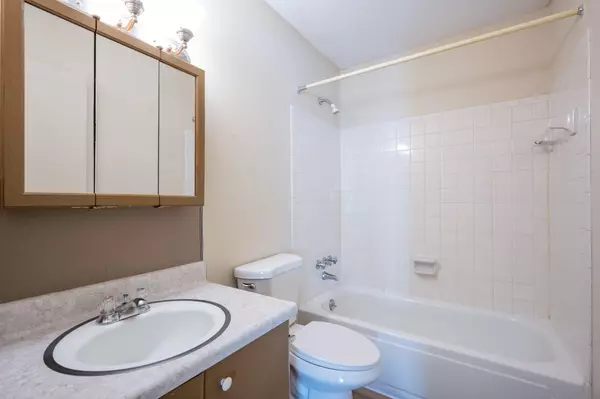 Chattanooga, TN 37416,5041/5043 Shoals LN