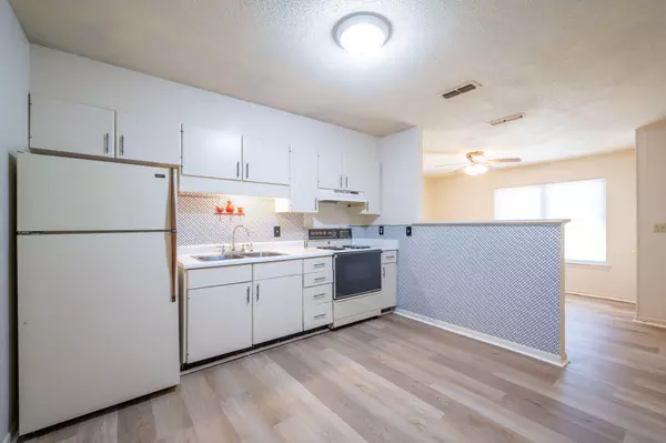 Chattanooga, TN 37416,5041/5043 Shoals LN