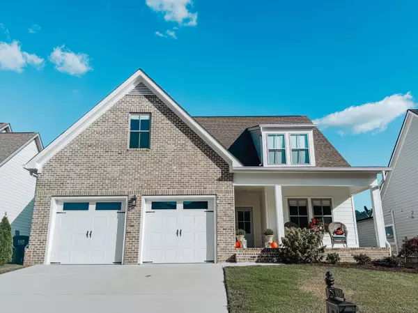 8897 Silver Maple DR, Ooltewah, TN 37363