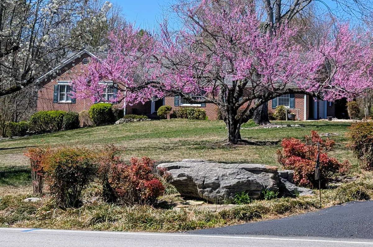 Kingston, TN 37763,121 Bailey RD