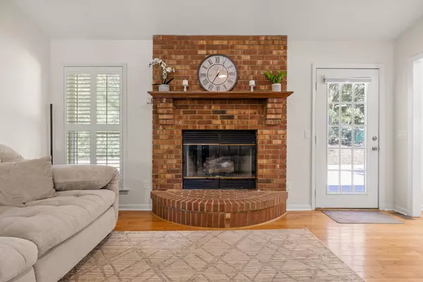 Chattanooga, TN 37416,4504 Kings Lake CT