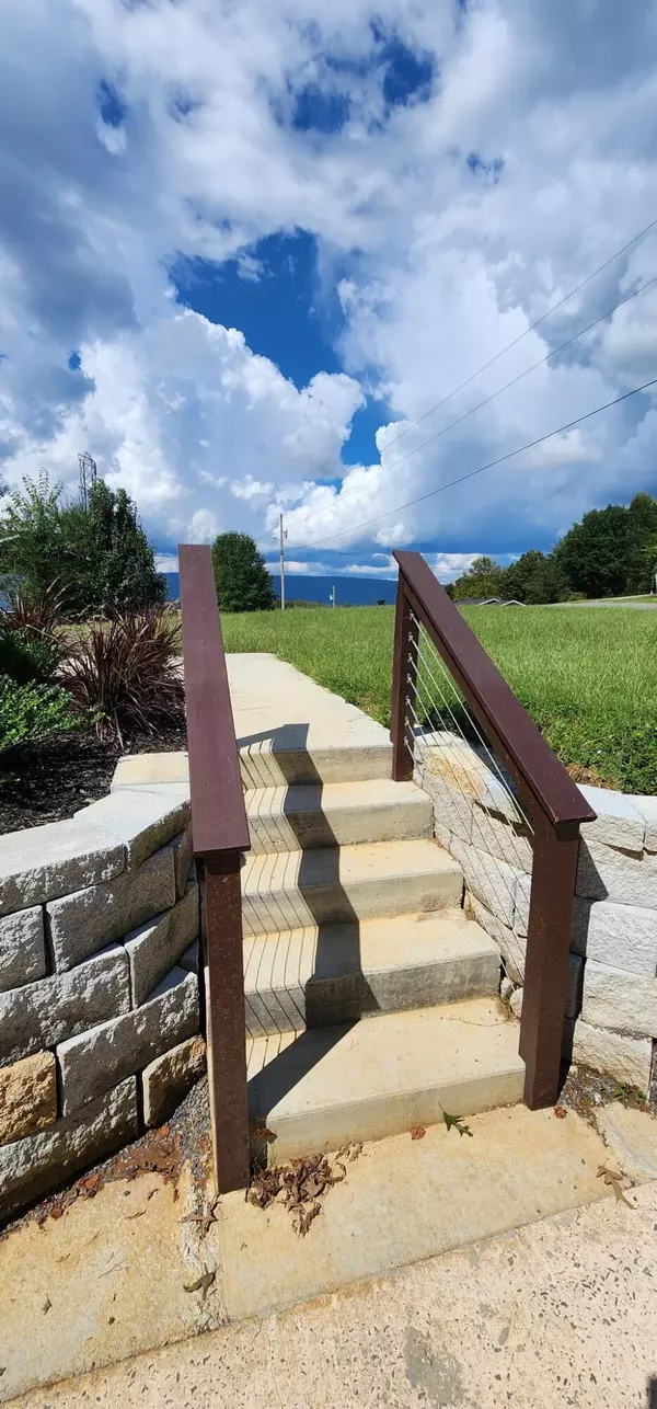 Whitwell, TN 37397,220 Ridgeside RD