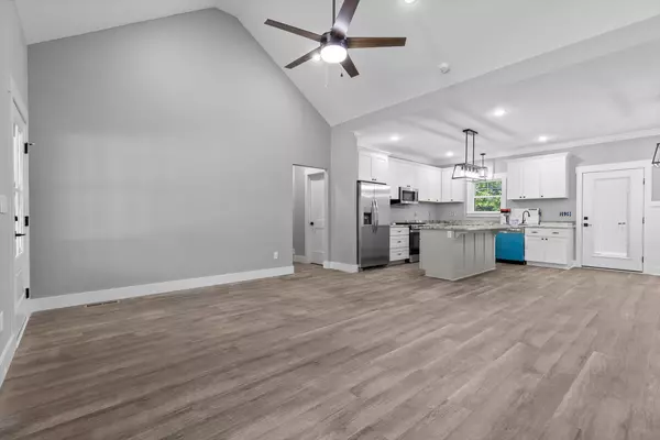 Dunlap, TN 37327,235 Big Cedar DR