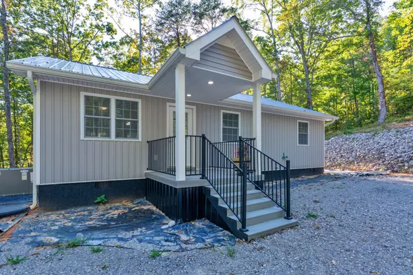 890 Lee Station Mtn RD, Pikeville, TN 37367