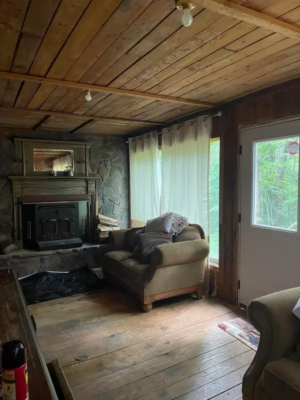 Tellico Plains, TN 37385,253 Finger Board RD