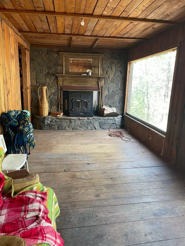 Tellico Plains, TN 37385,253 Finger Board RD