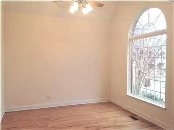 Chattanooga, TN 37405,335 Horse Creek DR