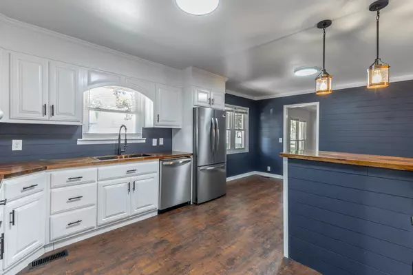 South Pittsburg, TN 37380,1807 Hamilton AVE