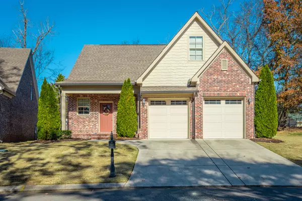 8153 Double Eagle CT, Ooltewah, TN 37363