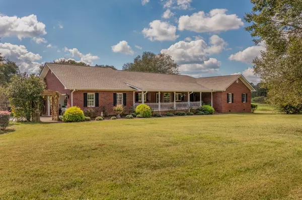 272 Fairview RD, Calhoun, GA 30701