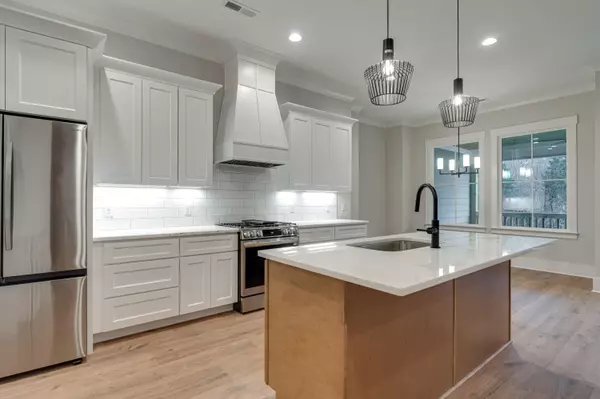 Hixson, TN 37343,7433 Paxton CIR