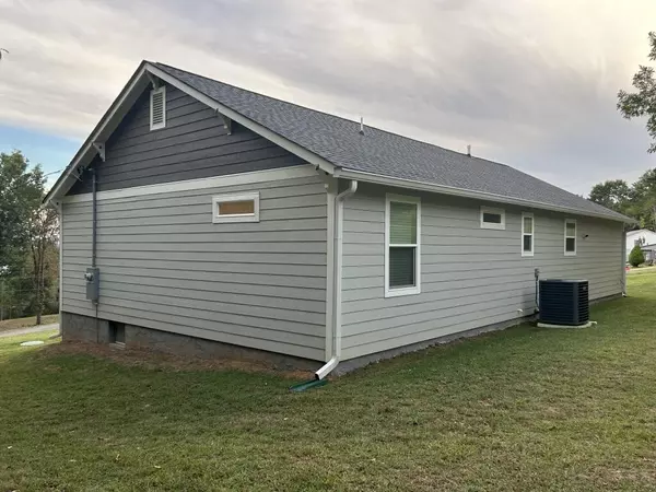 Spring City, TN 37381,235 Piney Knob DR