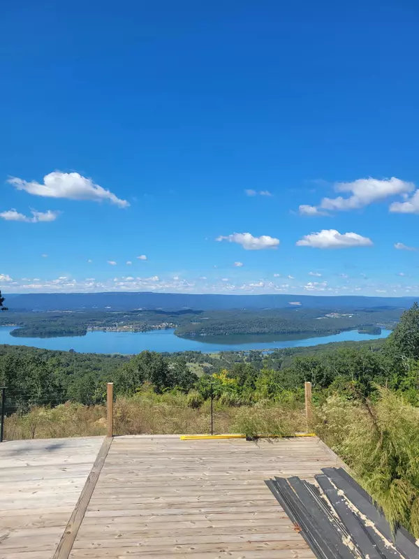 South Pittsburg, TN 37380,720 Wohalie LN