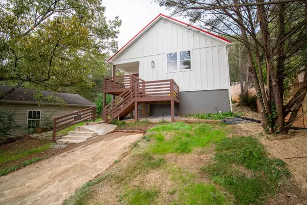 129 Signal Hills DR, Chattanooga, TN 37405
