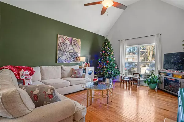 Chattanooga, TN 37416,4026 Teakwood DR