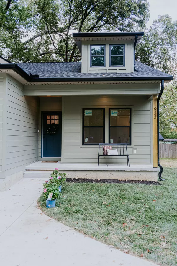 Chattanooga, TN 37421,933 James AVE